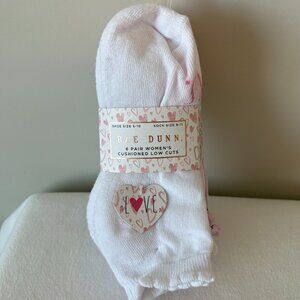 NWT - Rae Dunn 6 pr Women's Cushioned Low Cuts - Love Collection
